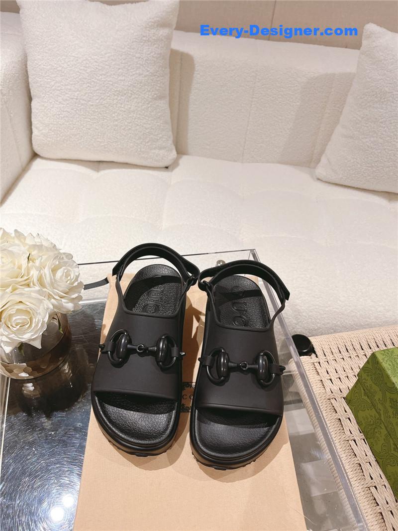 Gvc*1 buckle platform loafer
