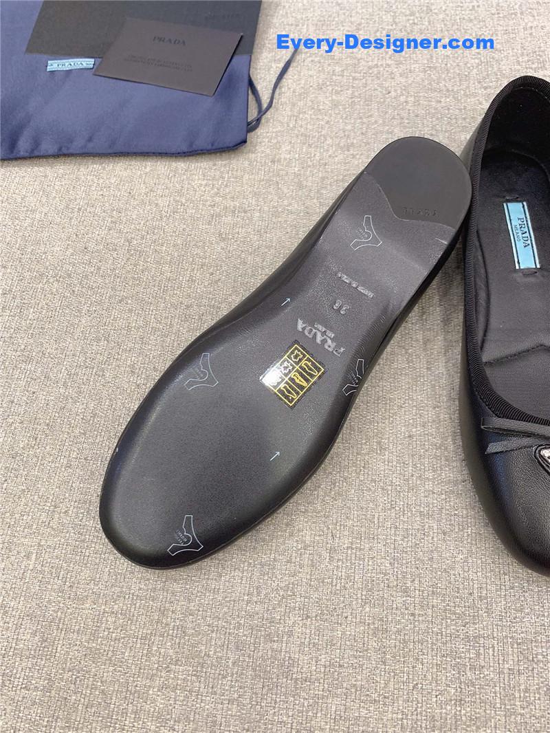 Pra*a new ballet flats