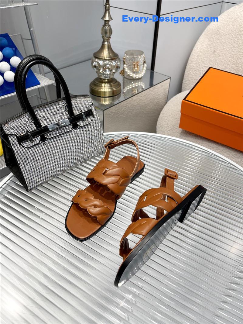 H**me5 pig nose sandals