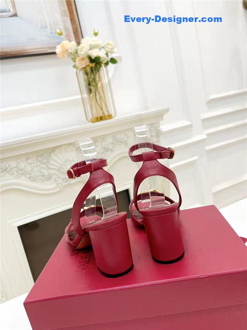 Va1e*ntin0 new women’s sandals