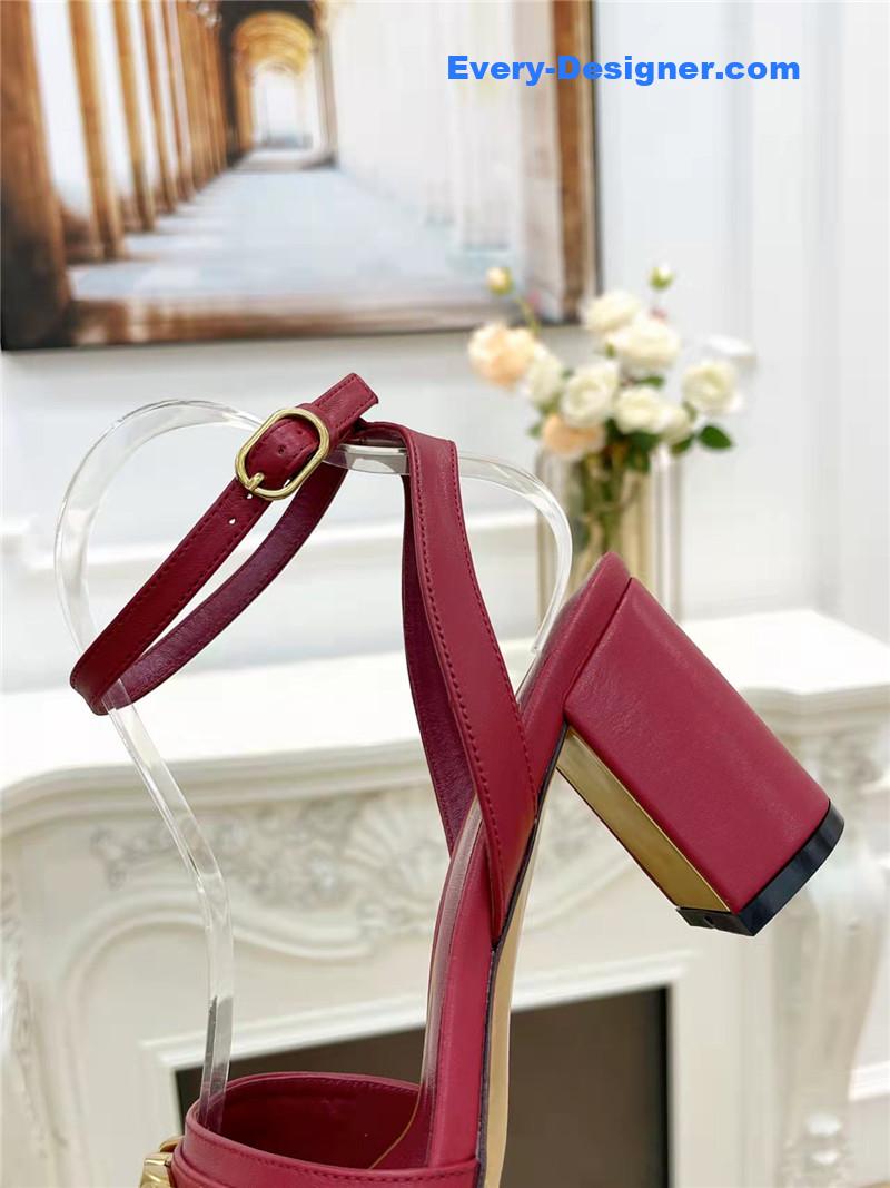 Va1e*ntin0 new women’s sandals