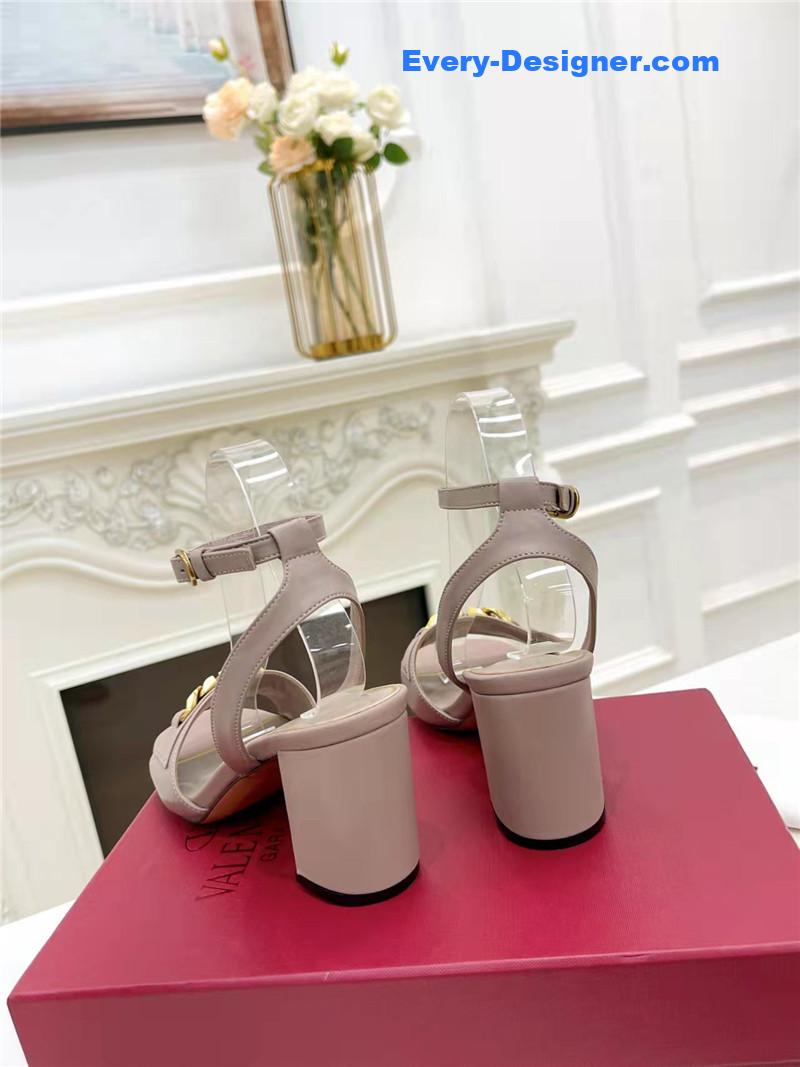 Va1e*ntin0 new women’s sandals