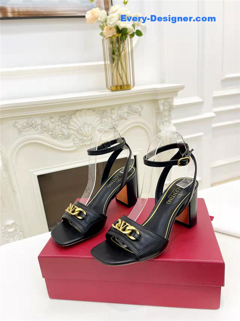 Va1e*ntin0 new women’s sandals