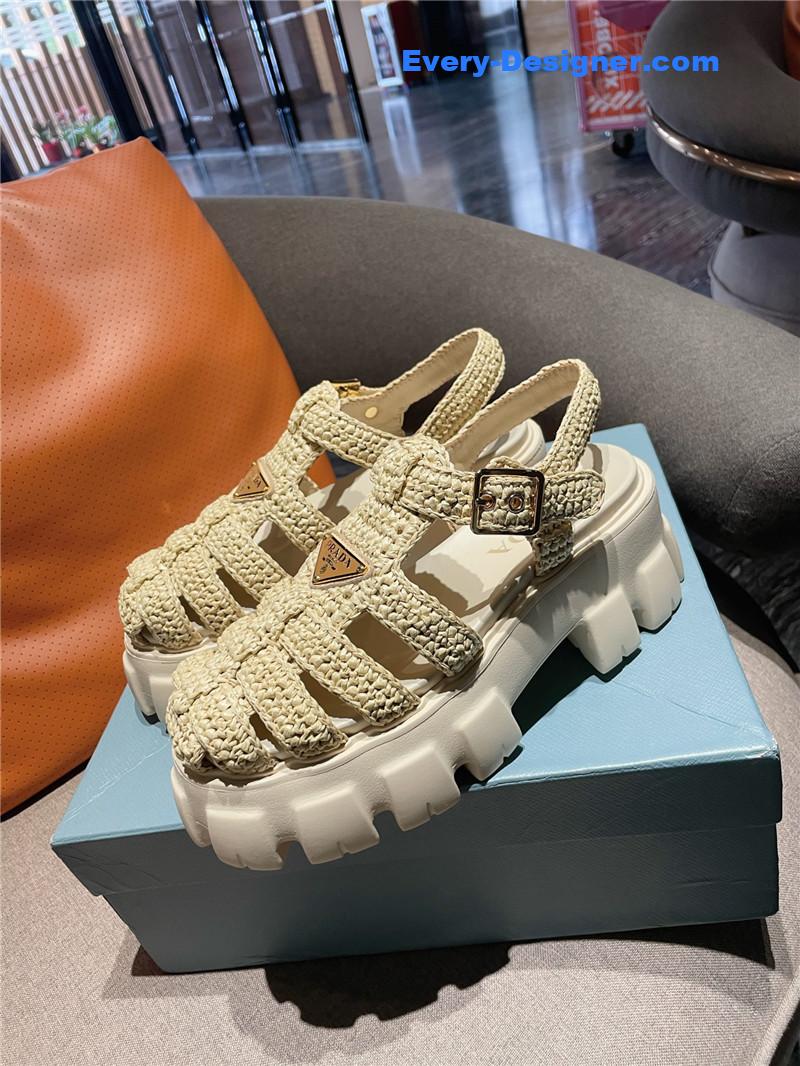 Pra*a new raffia straw roman sandals