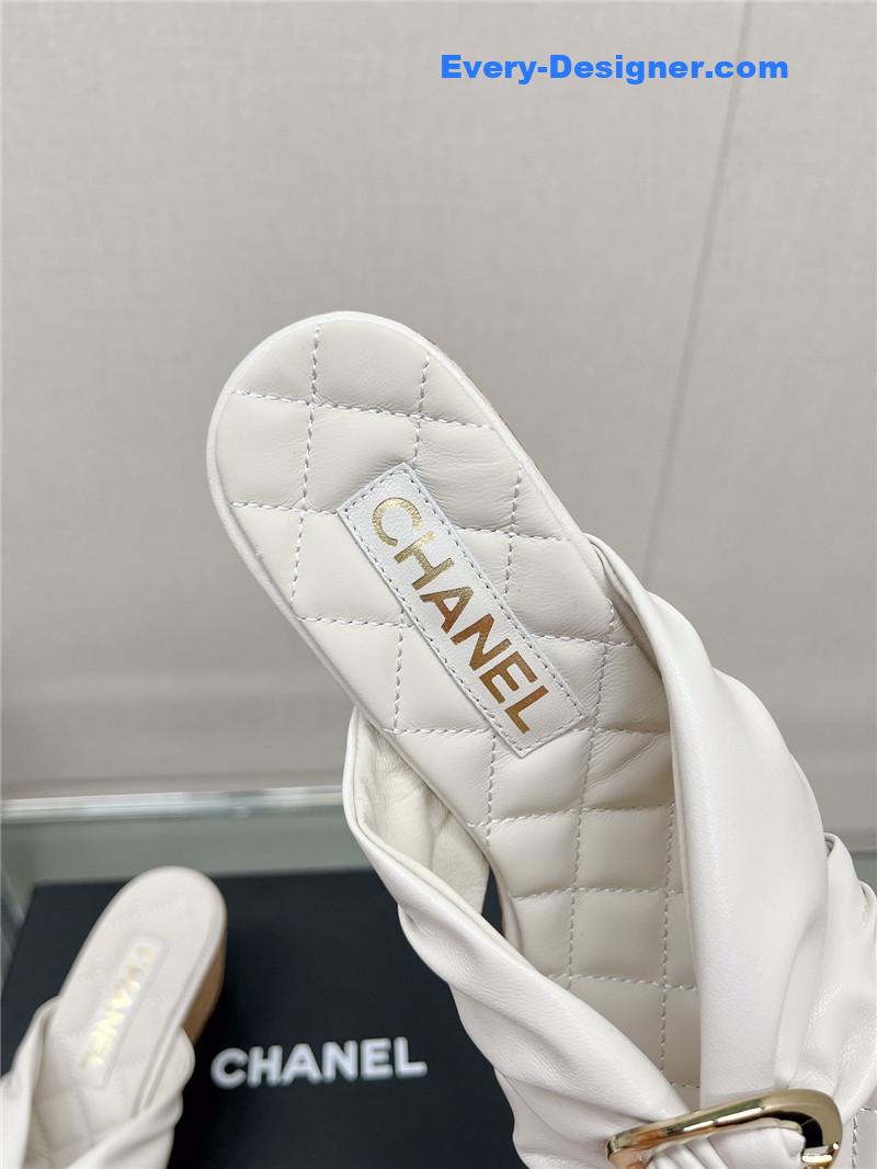 CC cross strap round buckle slippers