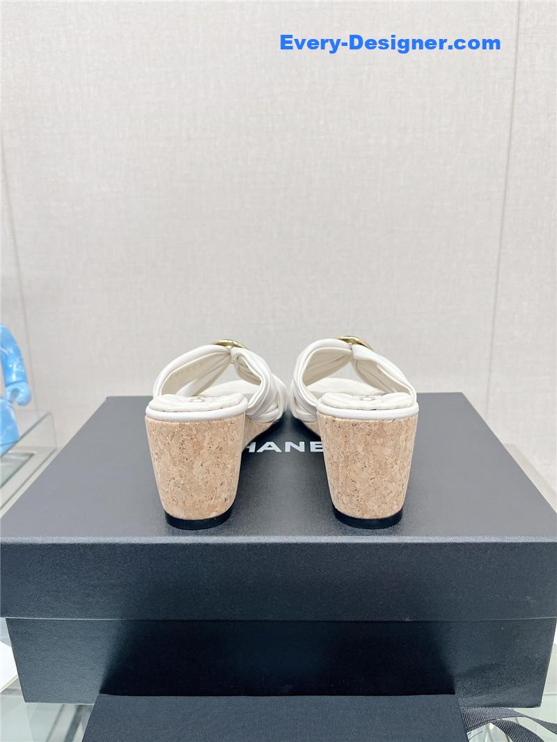 CC cross strap round buckle slippers