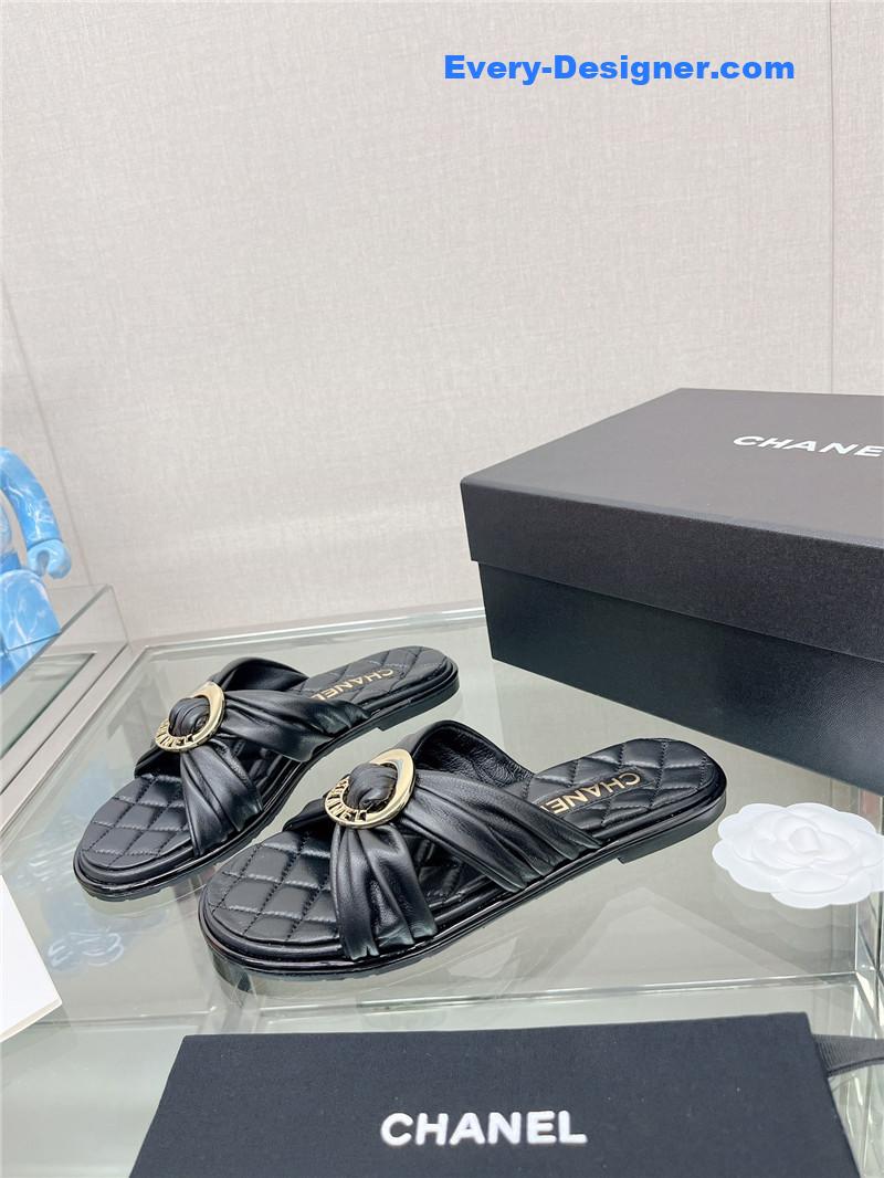 CC cross strap round buckle slippers