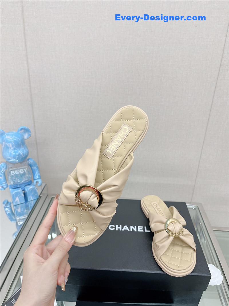 CC cross strap round buckle slippers