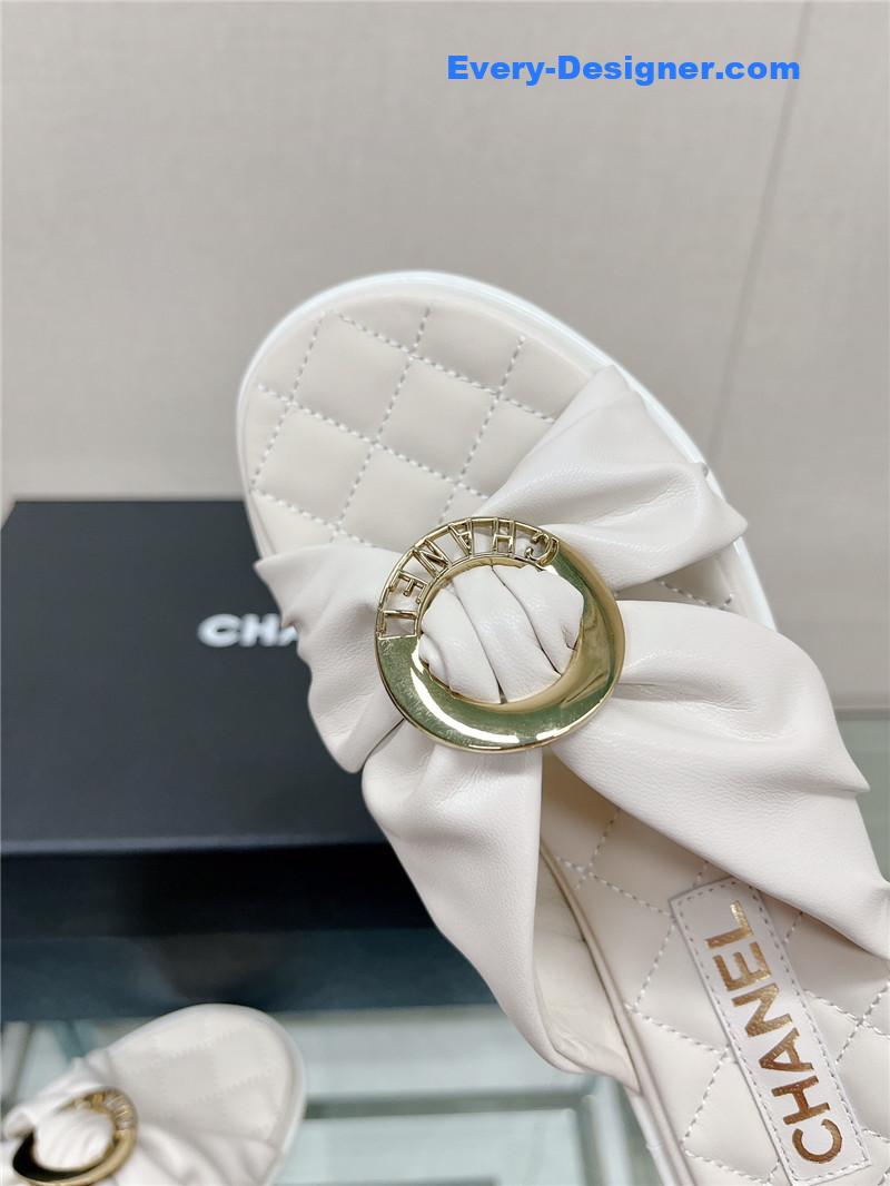 CC cross strap round buckle slippers