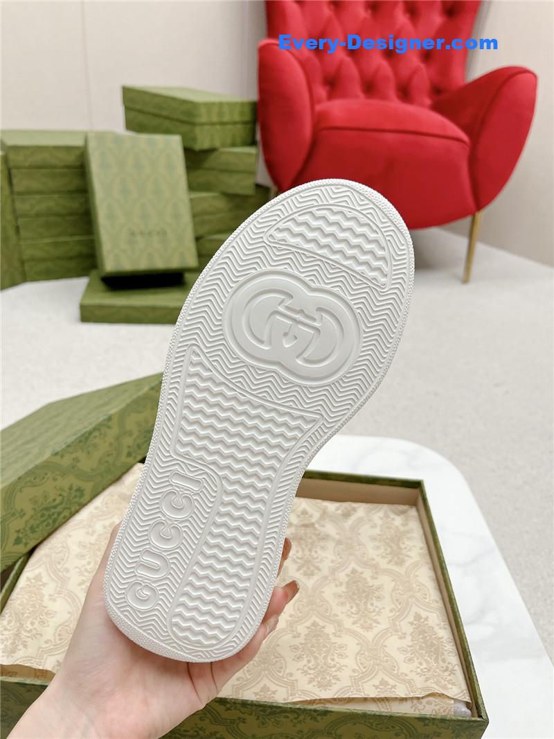 Gvc*1 chunky b series lightweight soft platform sneakers
