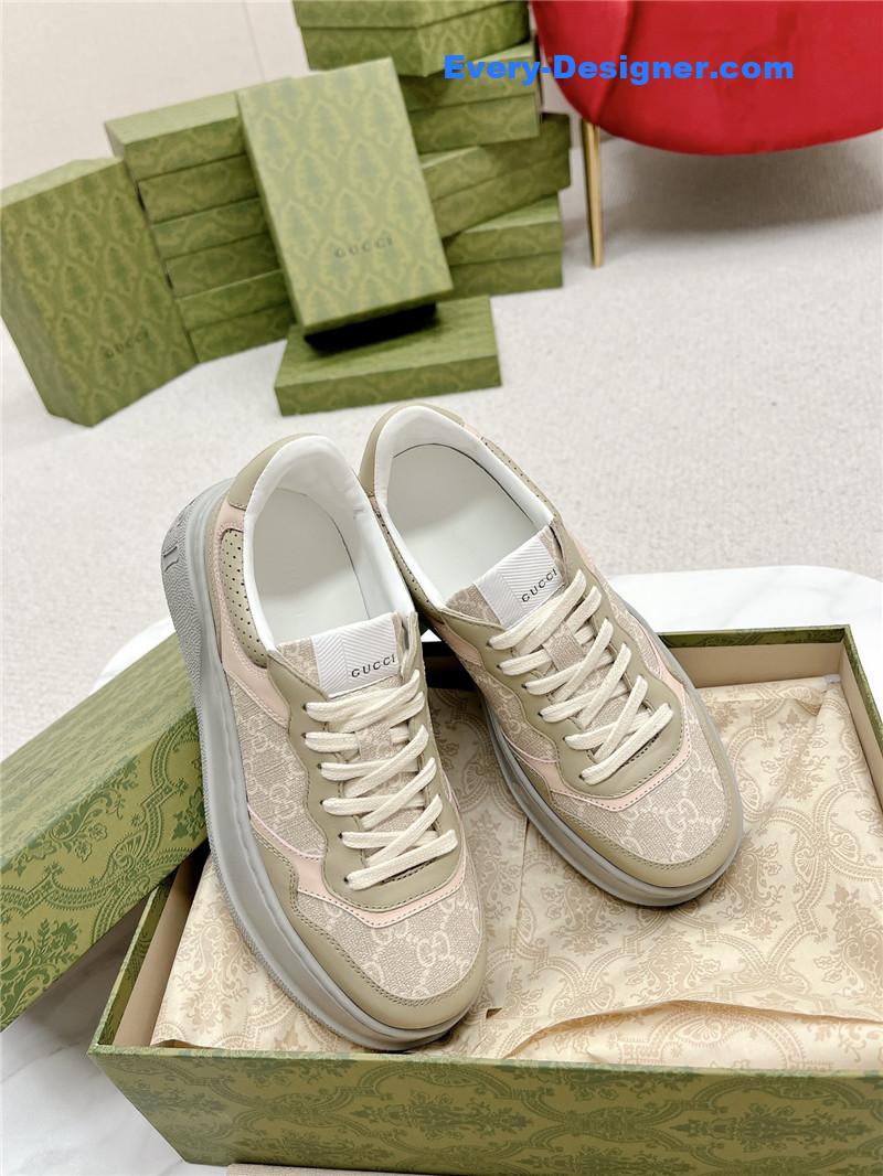 Gvc*1 chunky b series lightweight soft platform sneakers