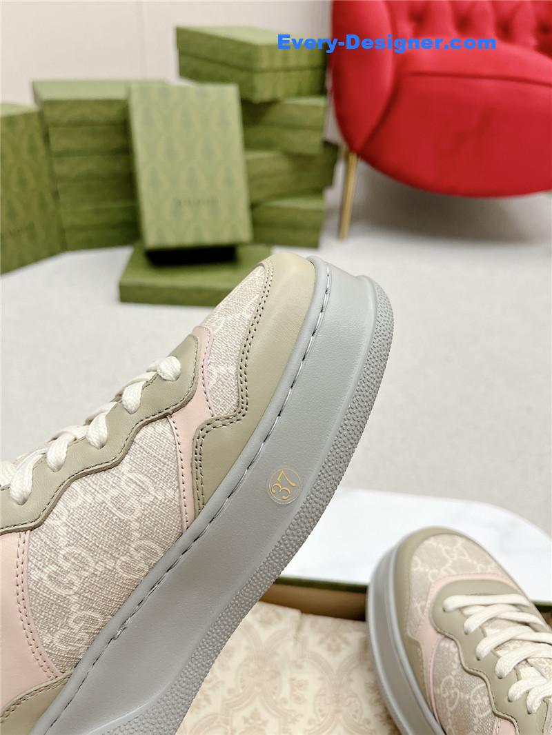 Gvc*1 chunky b series lightweight soft platform sneakers