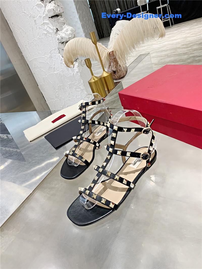 Va1e*ntin0 stud sandals
