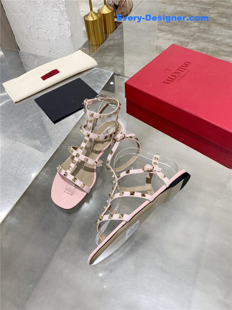 Va1e*ntin0 garavani rockstud pink studded sandals