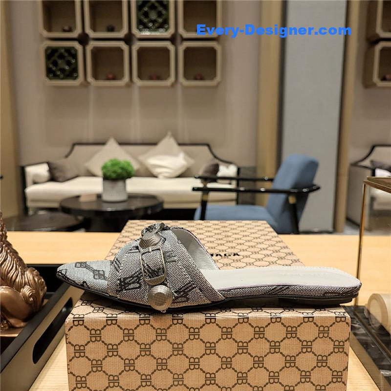 Ba1en*iaga lecagole series slippers