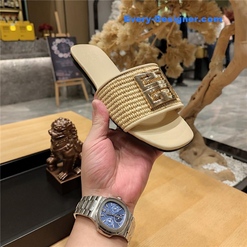 Givenchy Trendy Flat Slides