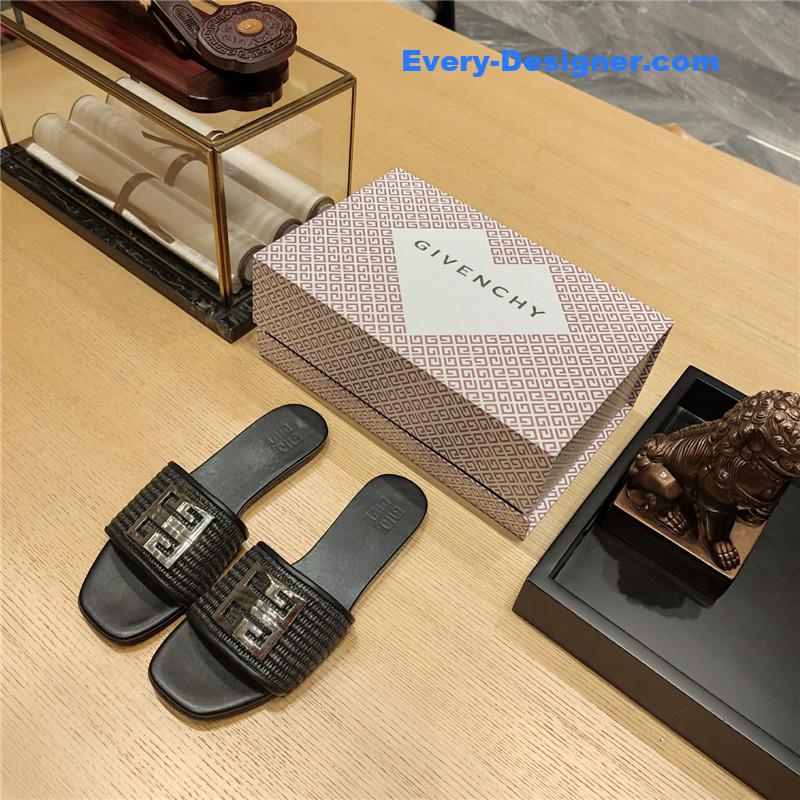 Givenchy Trendy Flat Slides
