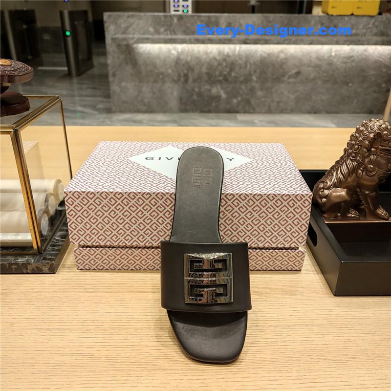 Givenchy Trendy Flat Slides