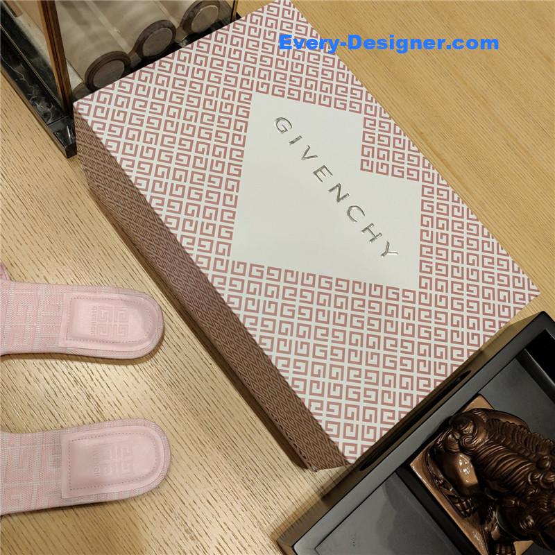 Givenchy Trendy Flat Slides