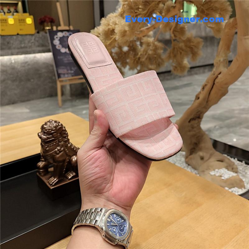 Givenchy Trendy Flat Slides