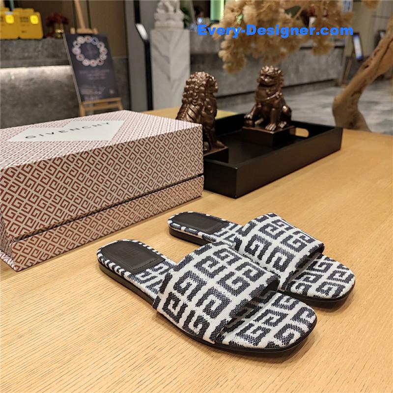 Givenchy Trendy Flat Slides