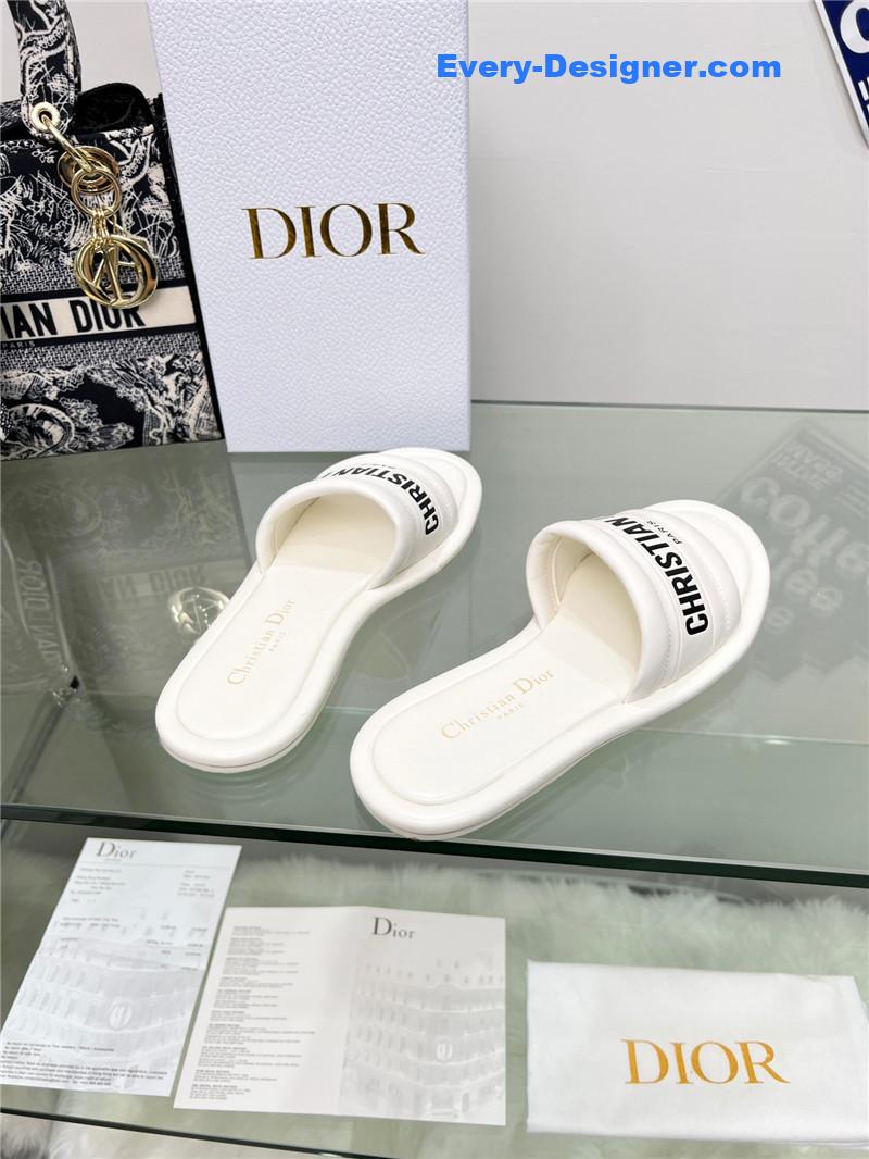 D10r platform sandals