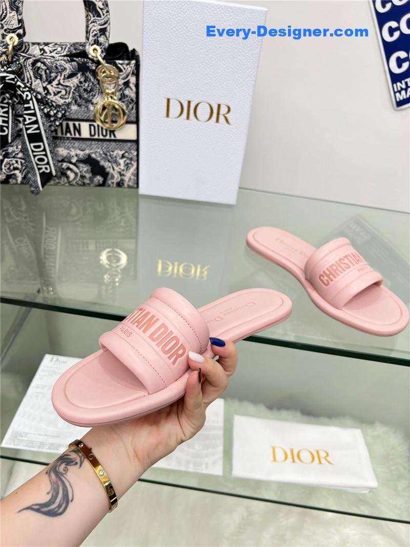 D10r platform sandals