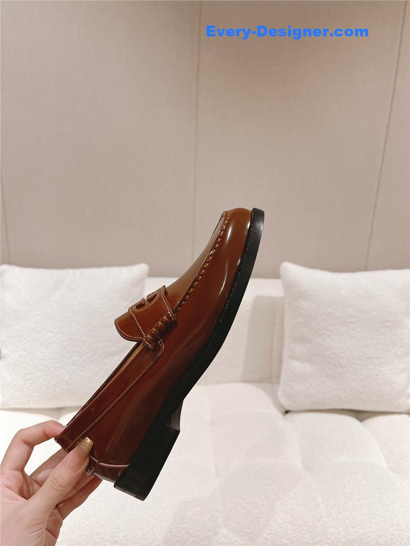 Gvc*1 british style loafers