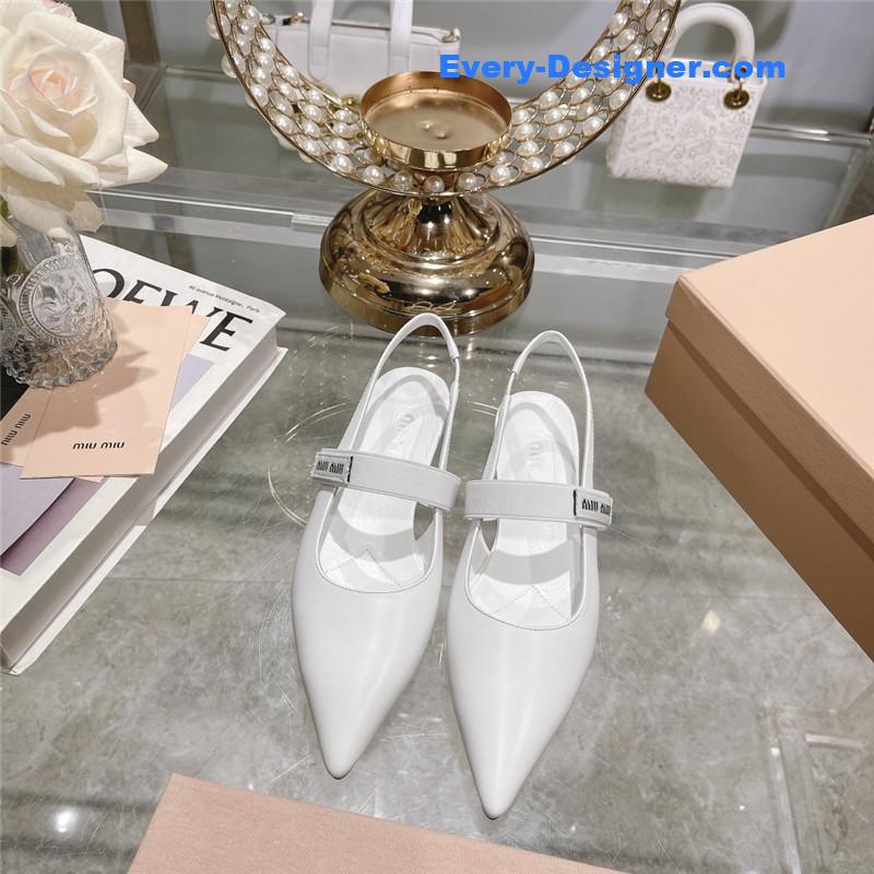 M1um1u new pointed toe sandals and high heels