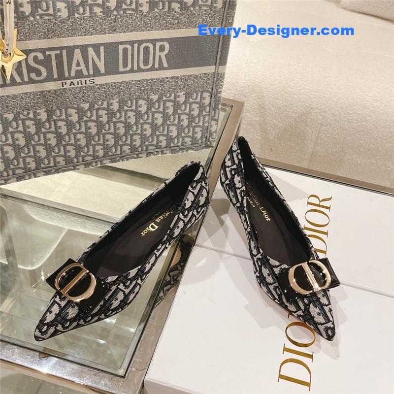D10r early spring new cat heel shoes