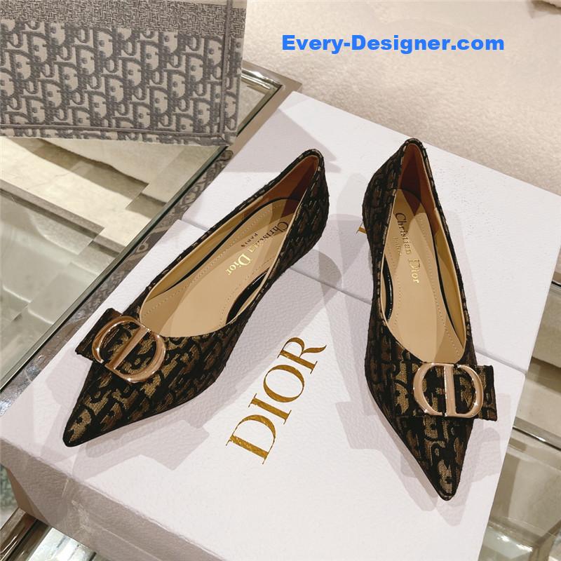 D10r early spring new cat heel shoes