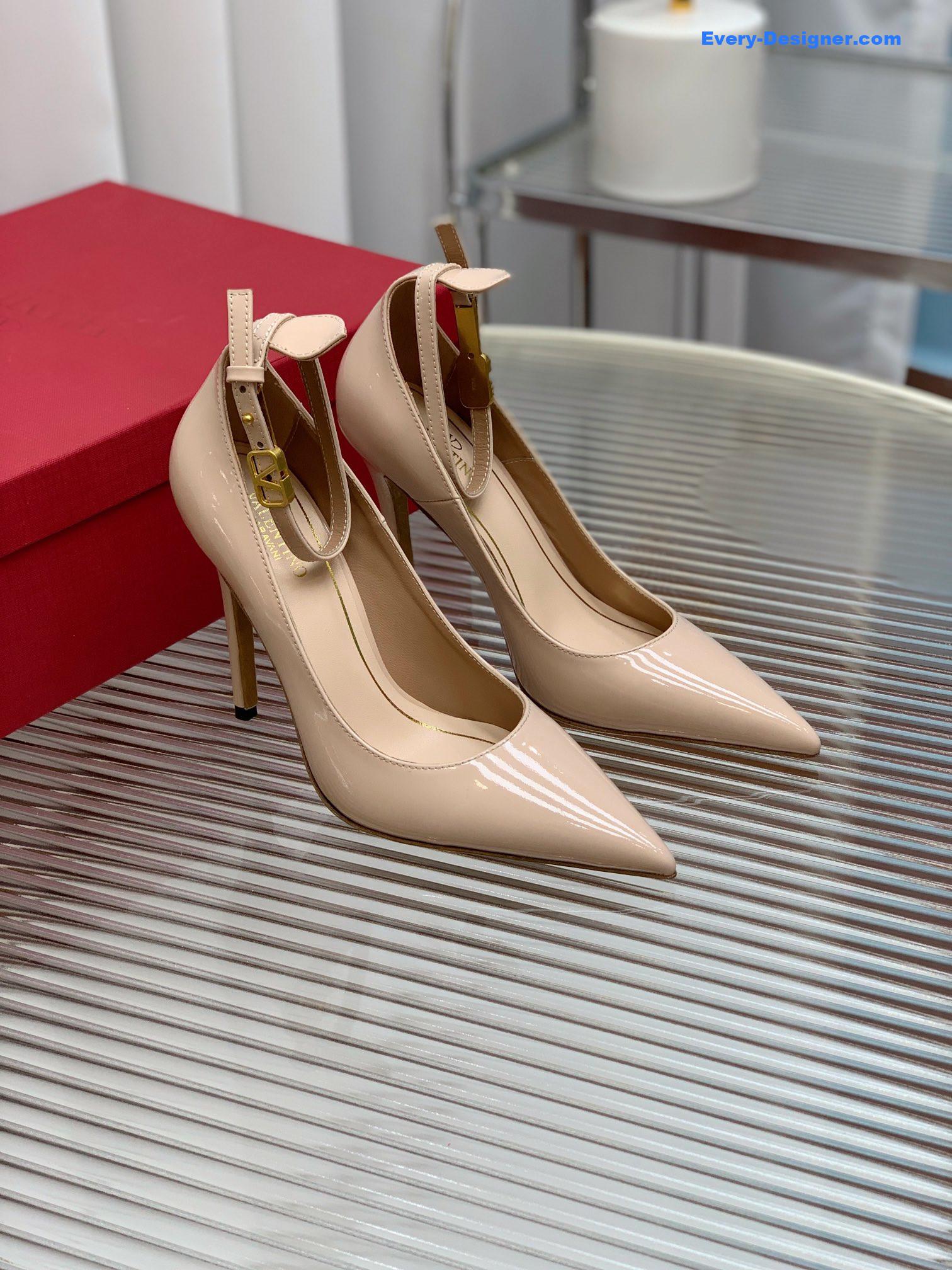 Va1e*ntin0 high heel pointed shoes