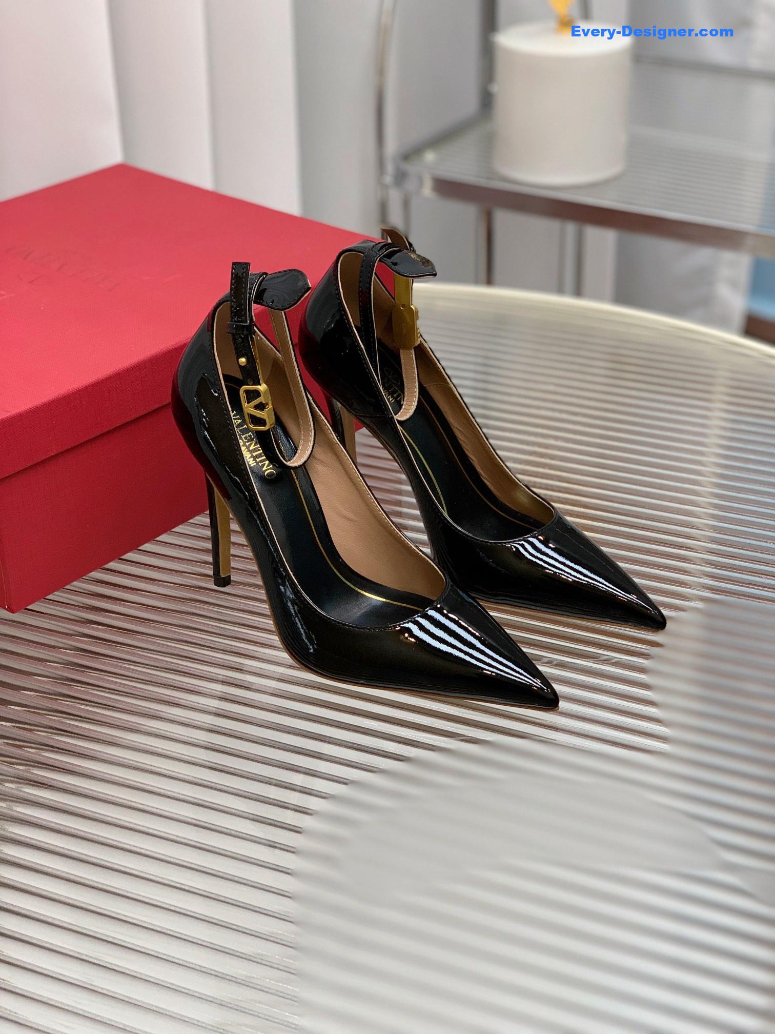 Va1e*ntin0 high heel pointed shoes