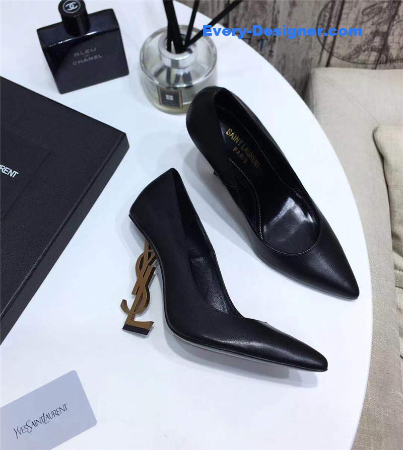 Y51 classic Y51 logo heel pumps