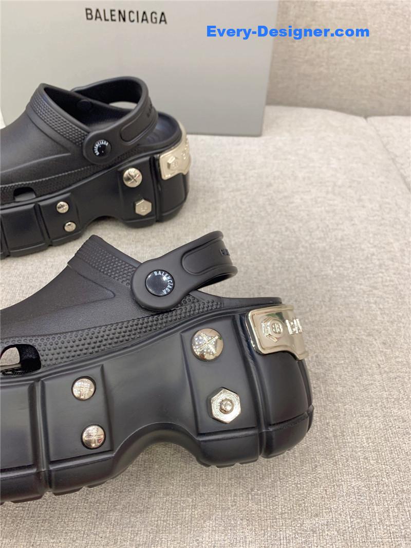 ba1en*iaga x Cr0c5 platform clogs