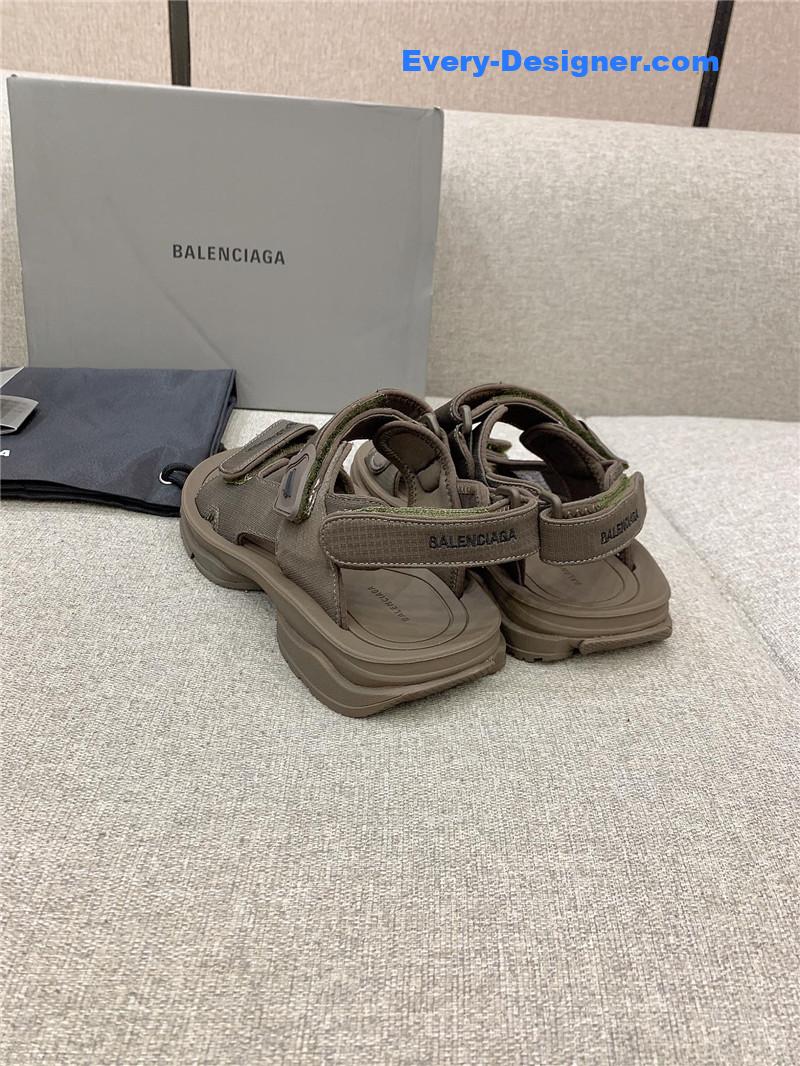 Ba1en*iaga new velcro sandals