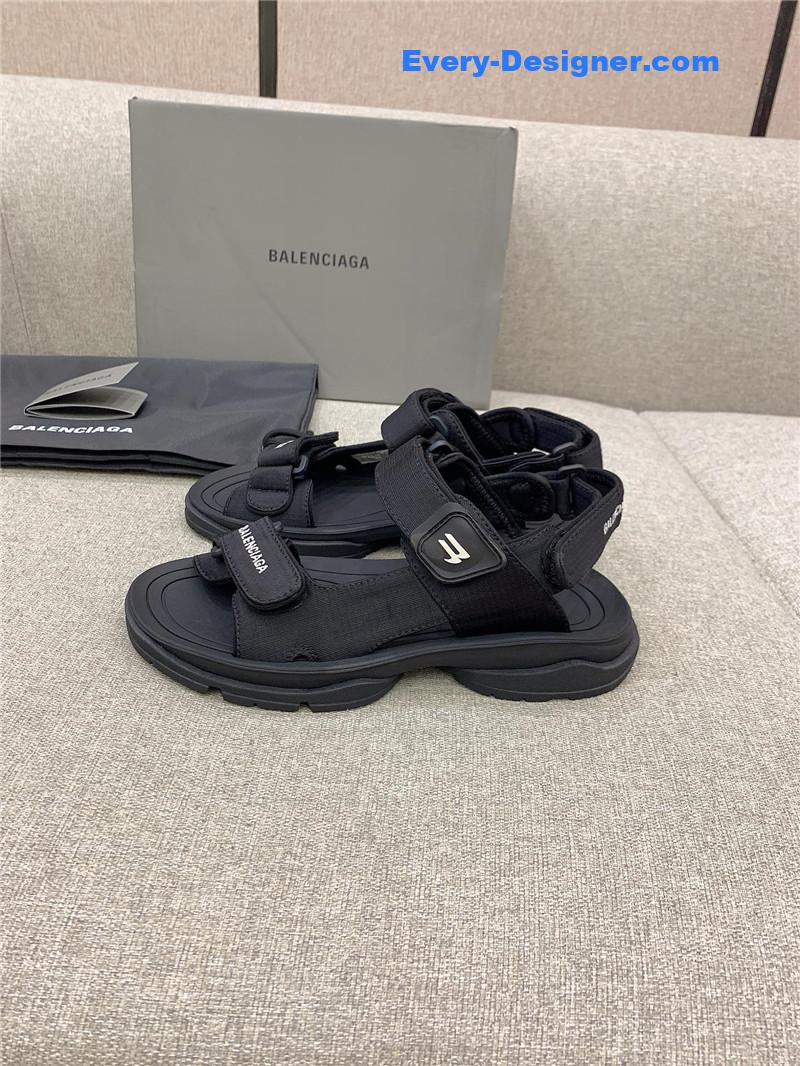 Ba1en*iaga new velcro sandals
