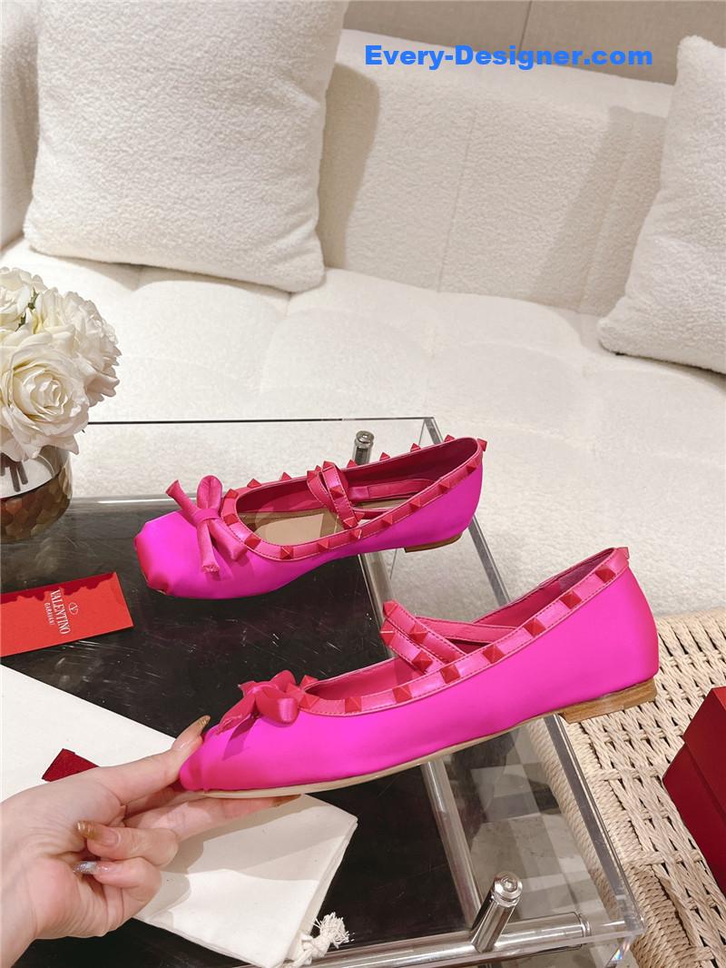 Va1e*ntin0 vintage craft pyramid big willow studded flats
