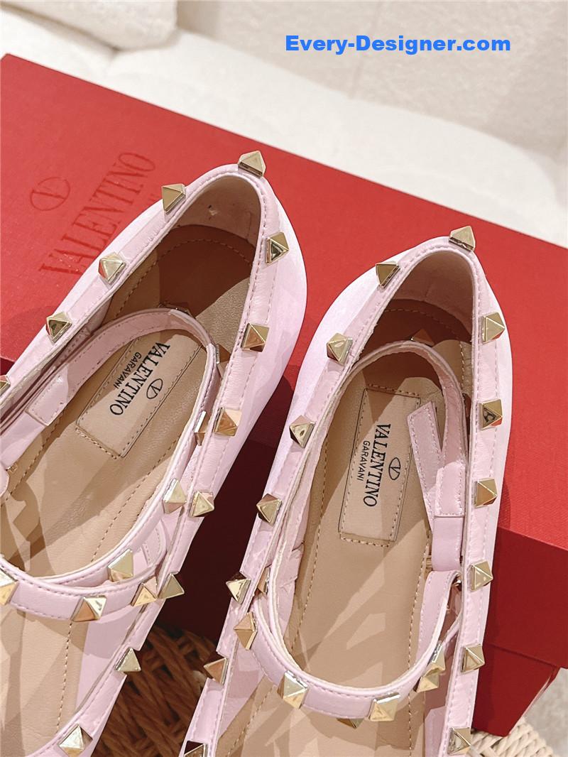 Va1e*ntin0 vintage craft pyramid big willow studded flats