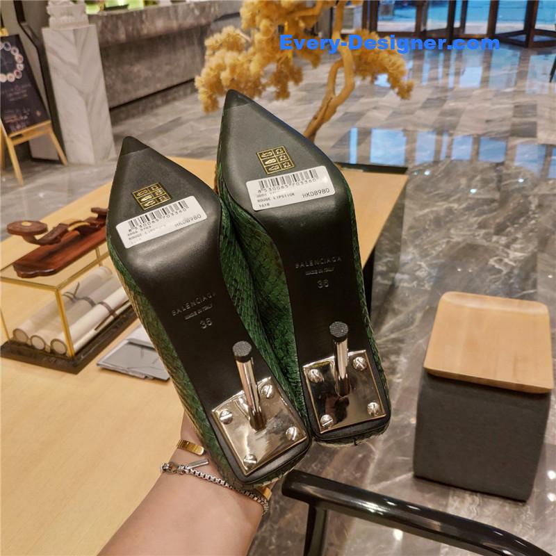 Ba1en*iaga deep toe slippers
