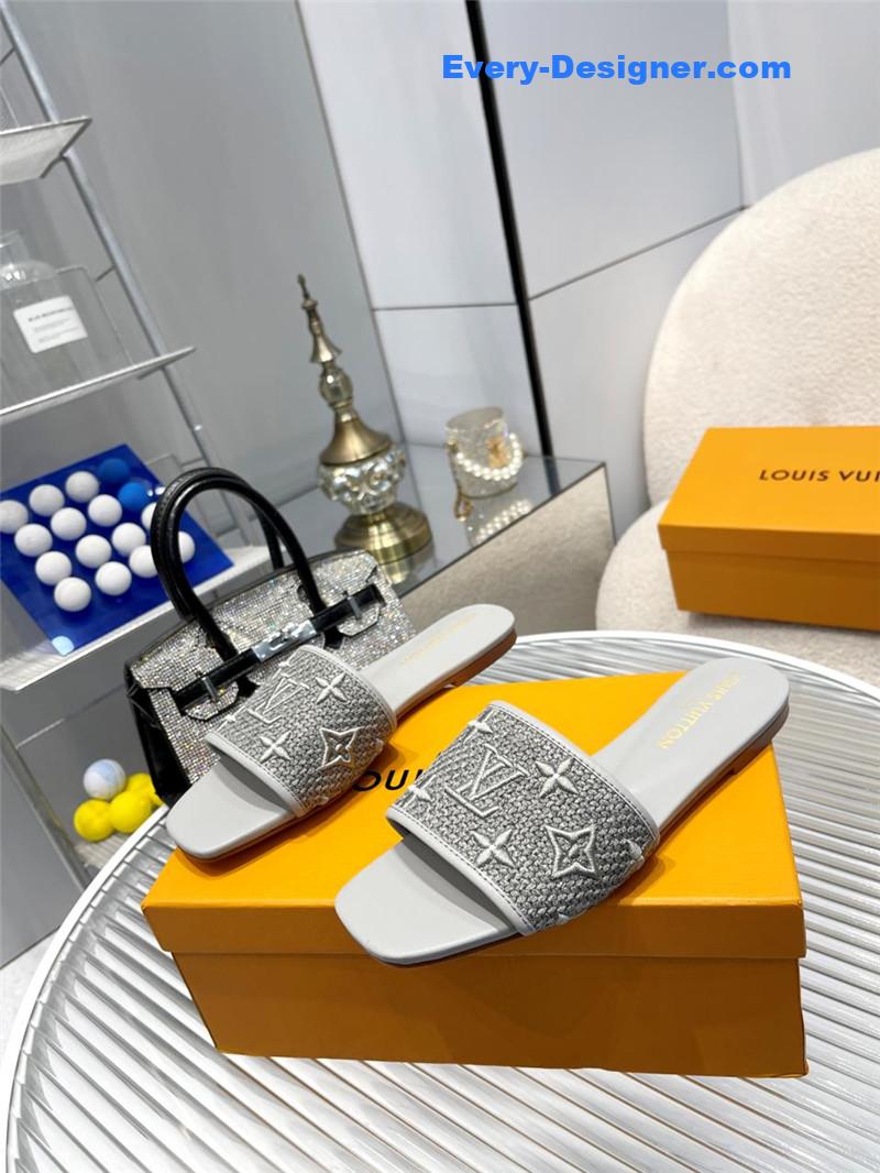 l0vis Vvtt0n lv catwalk flat slippers