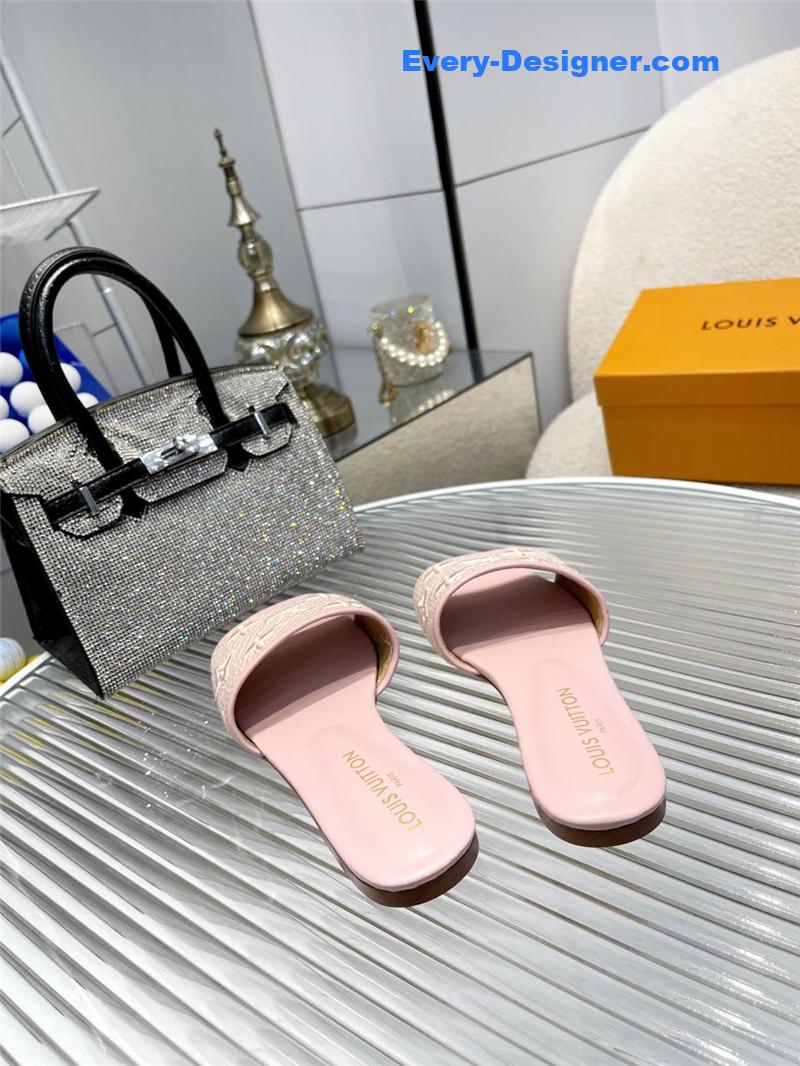l0vis Vvtt0n lv catwalk flat slippers