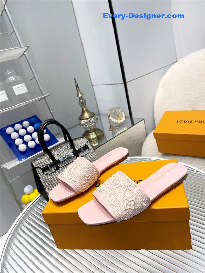 l0vis Vvtt0n lv catwalk flat slippers