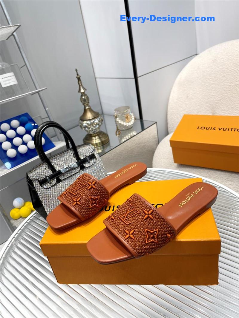 l0vis Vvtt0n lv catwalk flat slippers