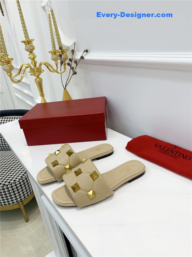 Va1e*ntin0 latest slippers