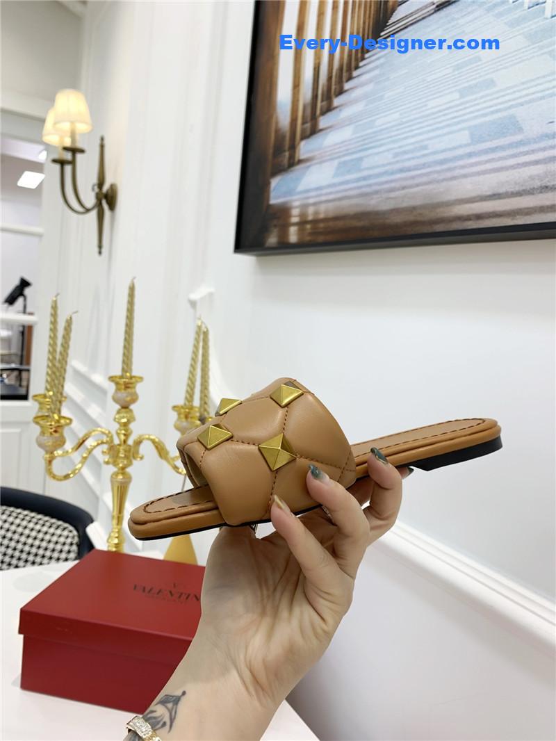Va1e*ntin0 latest slippers