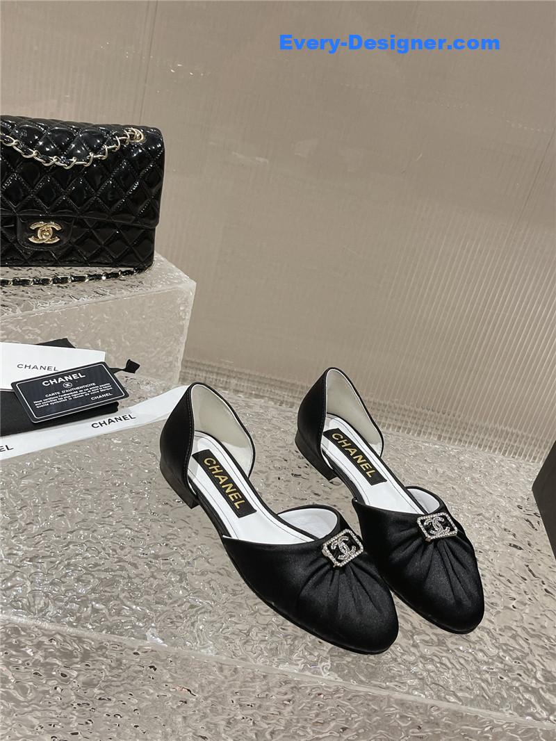 cc explosion D1am0nd buckle hollow sandals