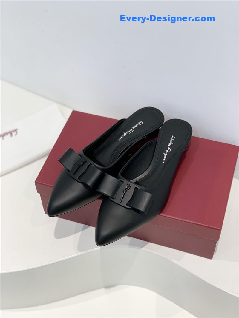 Salvatore Ferragamo new pointed half drag bow slippers