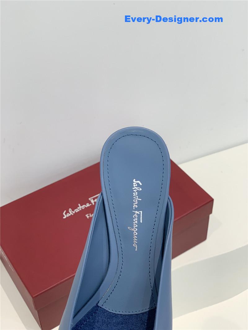 Salvatore Ferragamo new pointed half drag bow slippers