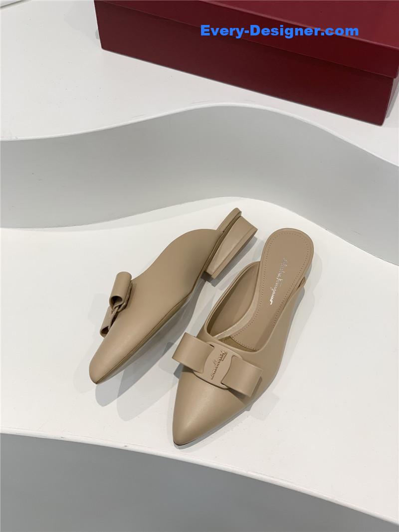 Salvatore Ferragamo new pointed half drag bow slippers
